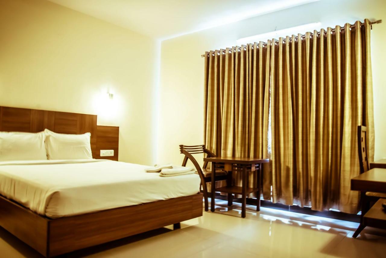 The Pioneer Hotel Visakhapatnam Exterior photo