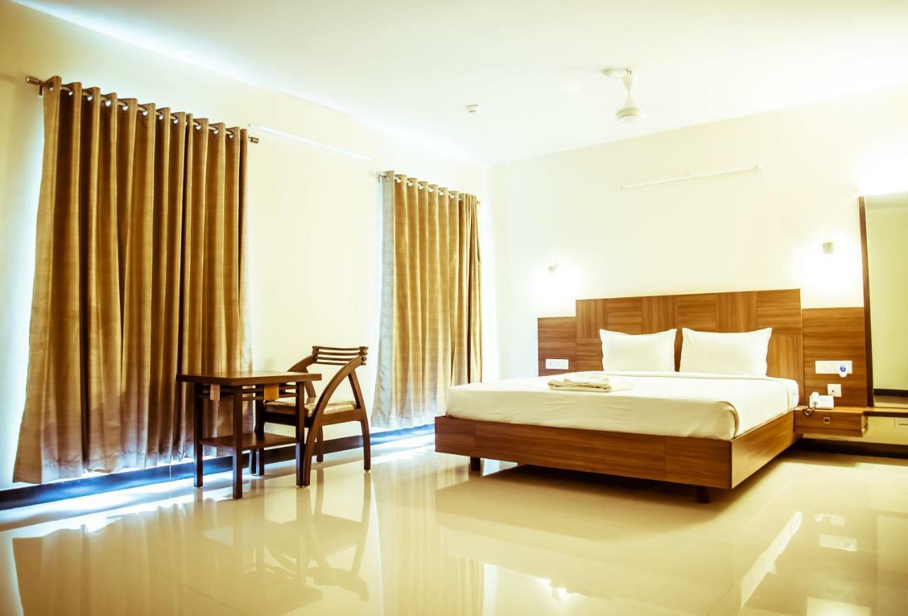 The Pioneer Hotel Visakhapatnam Exterior photo