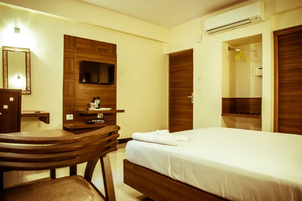 The Pioneer Hotel Visakhapatnam Exterior photo